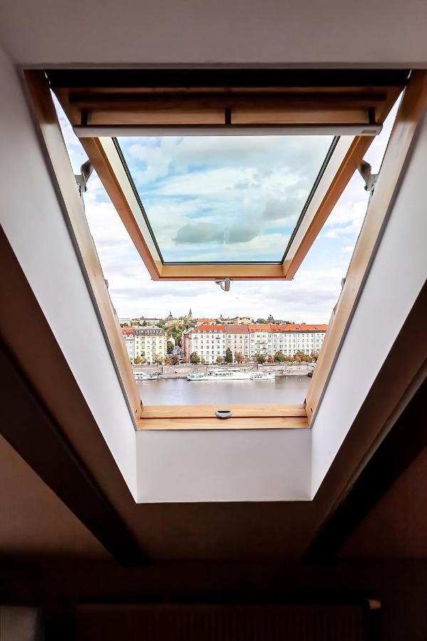 Apartament Attic On Waterfront / View / Netflix Praga